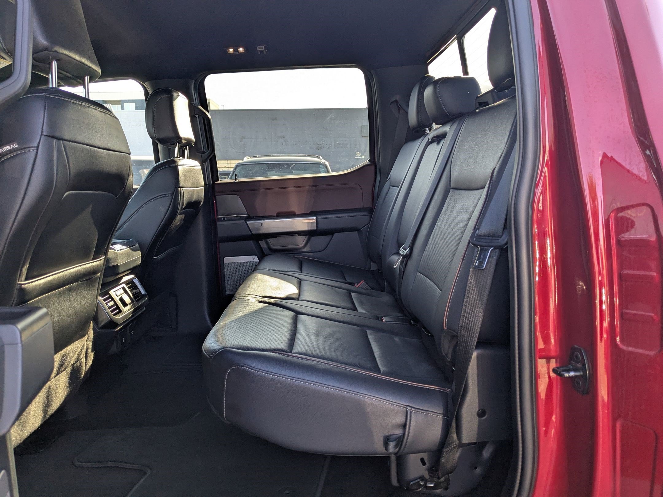 2022 Ford F-150 Lariat photo 26