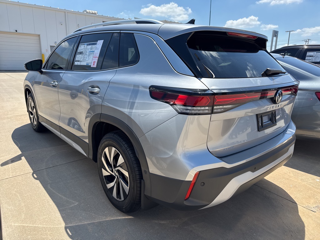 2025 Volkswagen Tiguan S photo 2