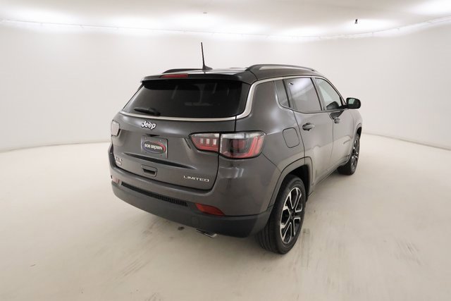 2022 Jeep Compass Limited photo 2