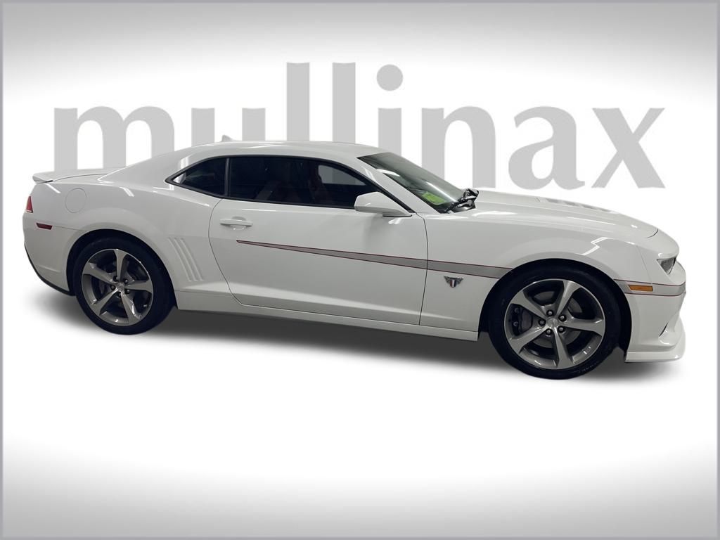 2015 Chevrolet Camaro SS photo 2