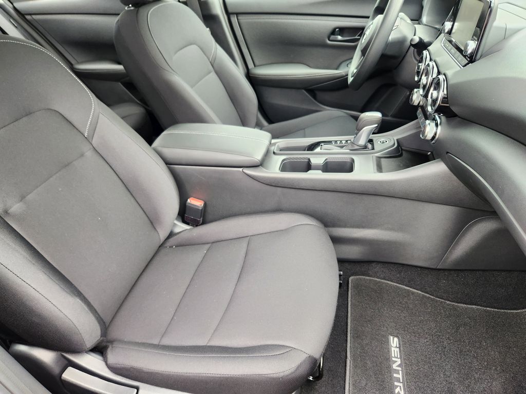 2025 Nissan Sentra S photo 16