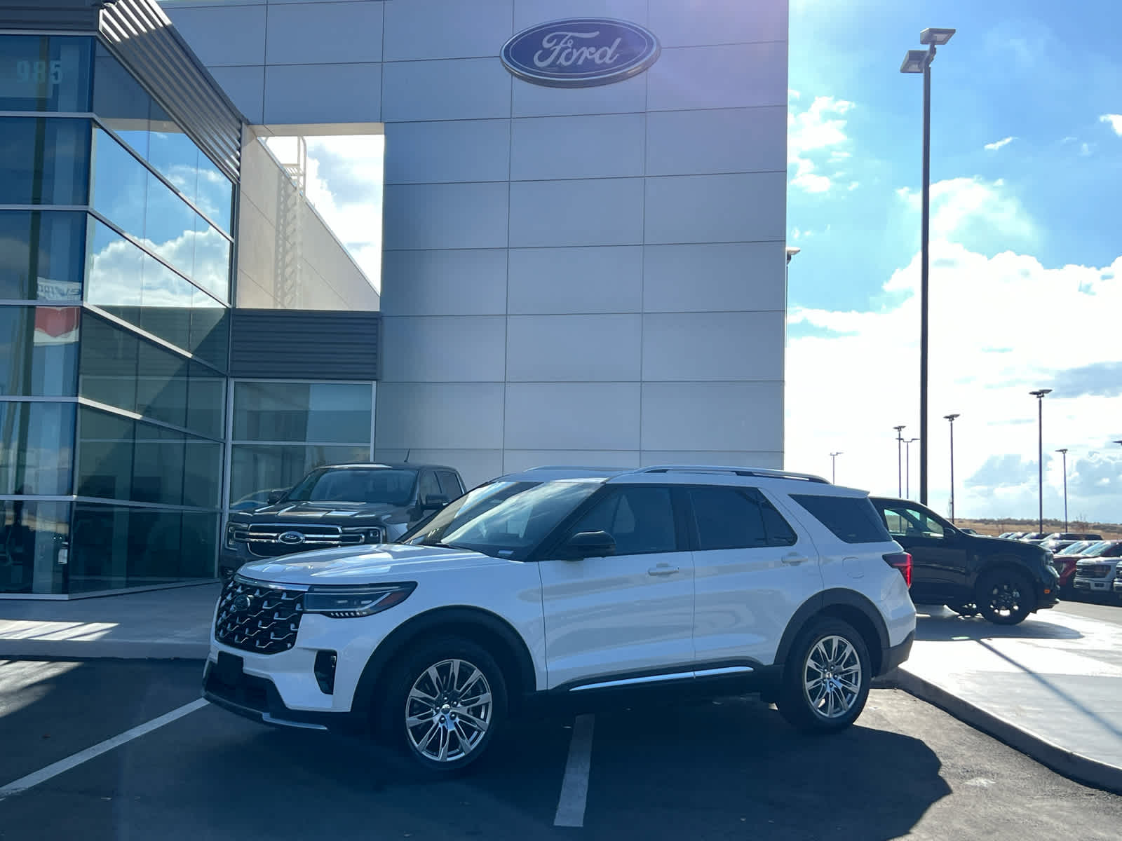 2026 Ford Explorer Platinum's photo