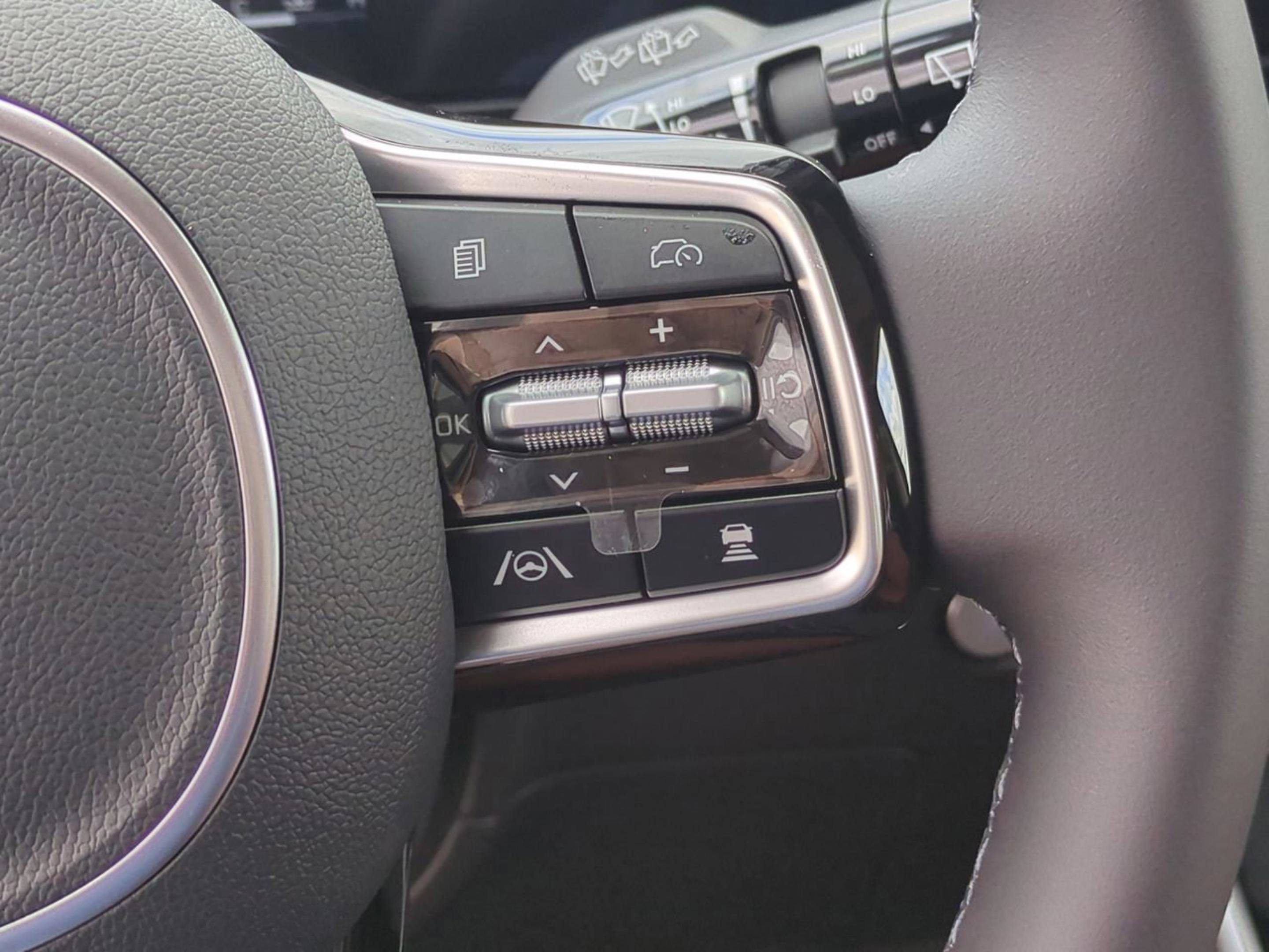 2026 Kia Carnival SX photo 21