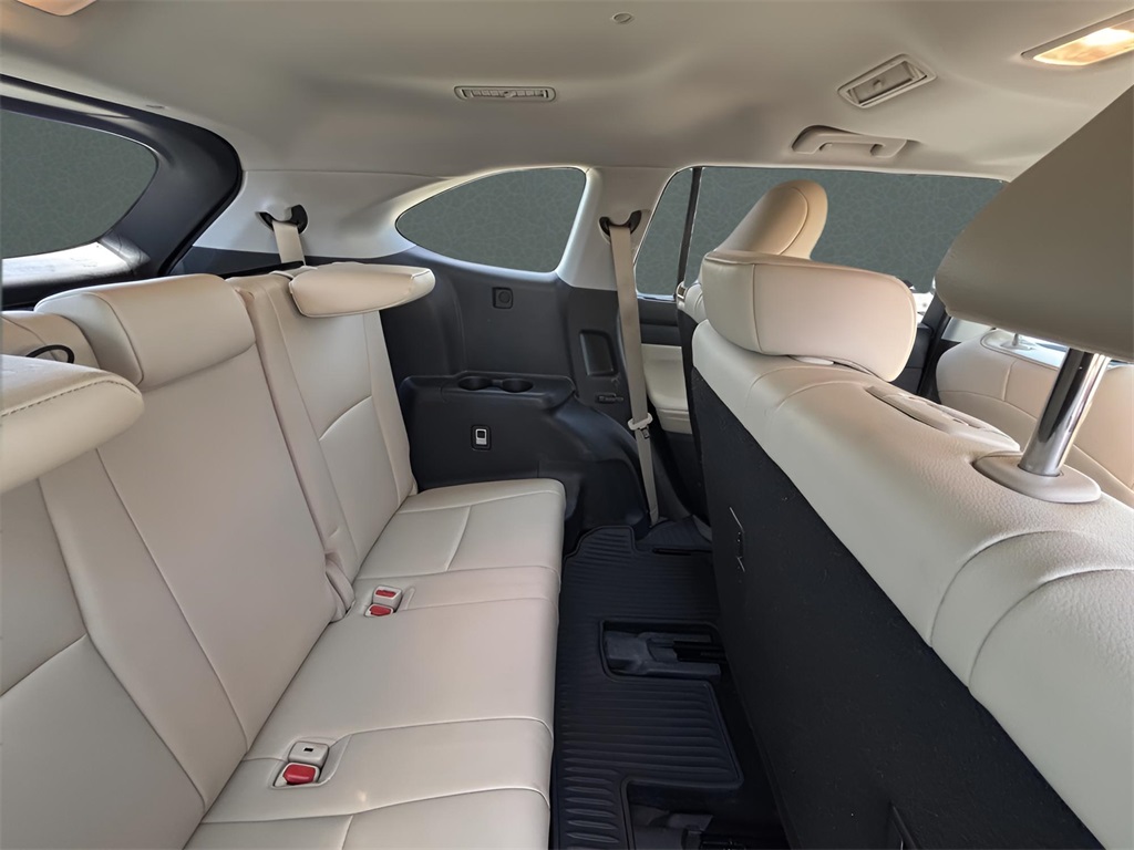 2023 Toyota Highlander XLE photo 18