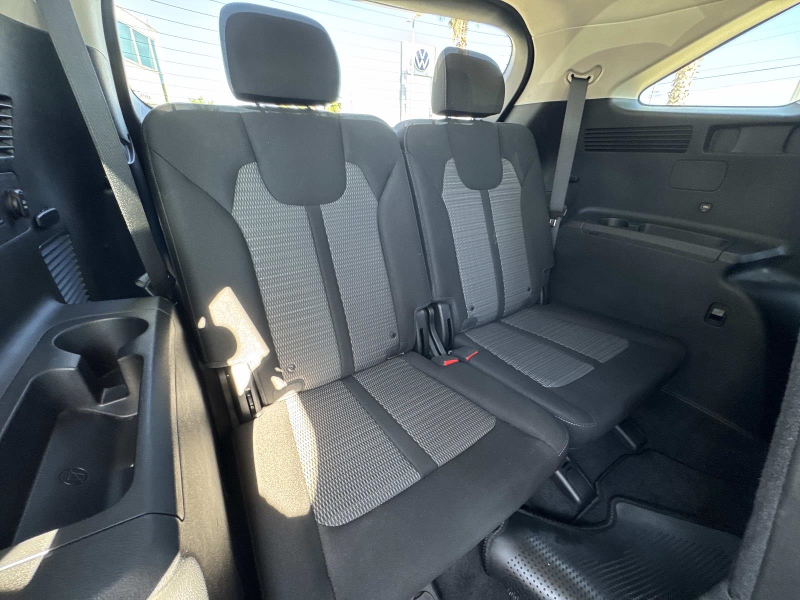 2023 Kia Sorento LX photo 9