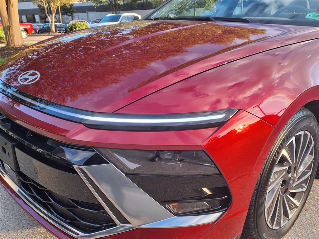 2026 Hyundai Sonata Hybrid Limited photo 2