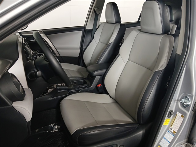2018 Toyota RAV4 Limited photo 16
