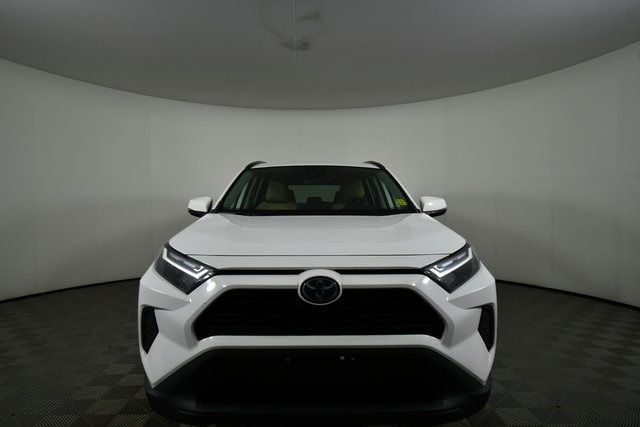 2022 Toyota RAV4 Hybrid XLE photo 6