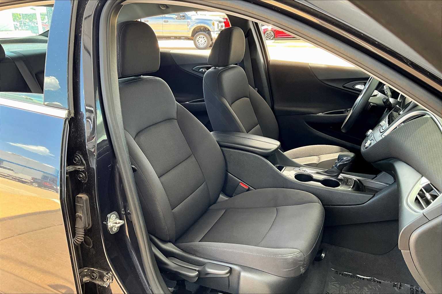 2023 Chevrolet Malibu 1LT photo 8