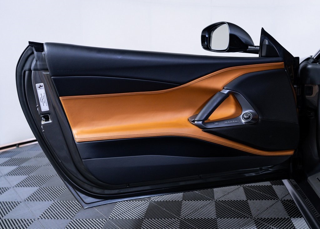 Certified Used 2018 Grigio Silverstone Metallic Ferrari Base image 18