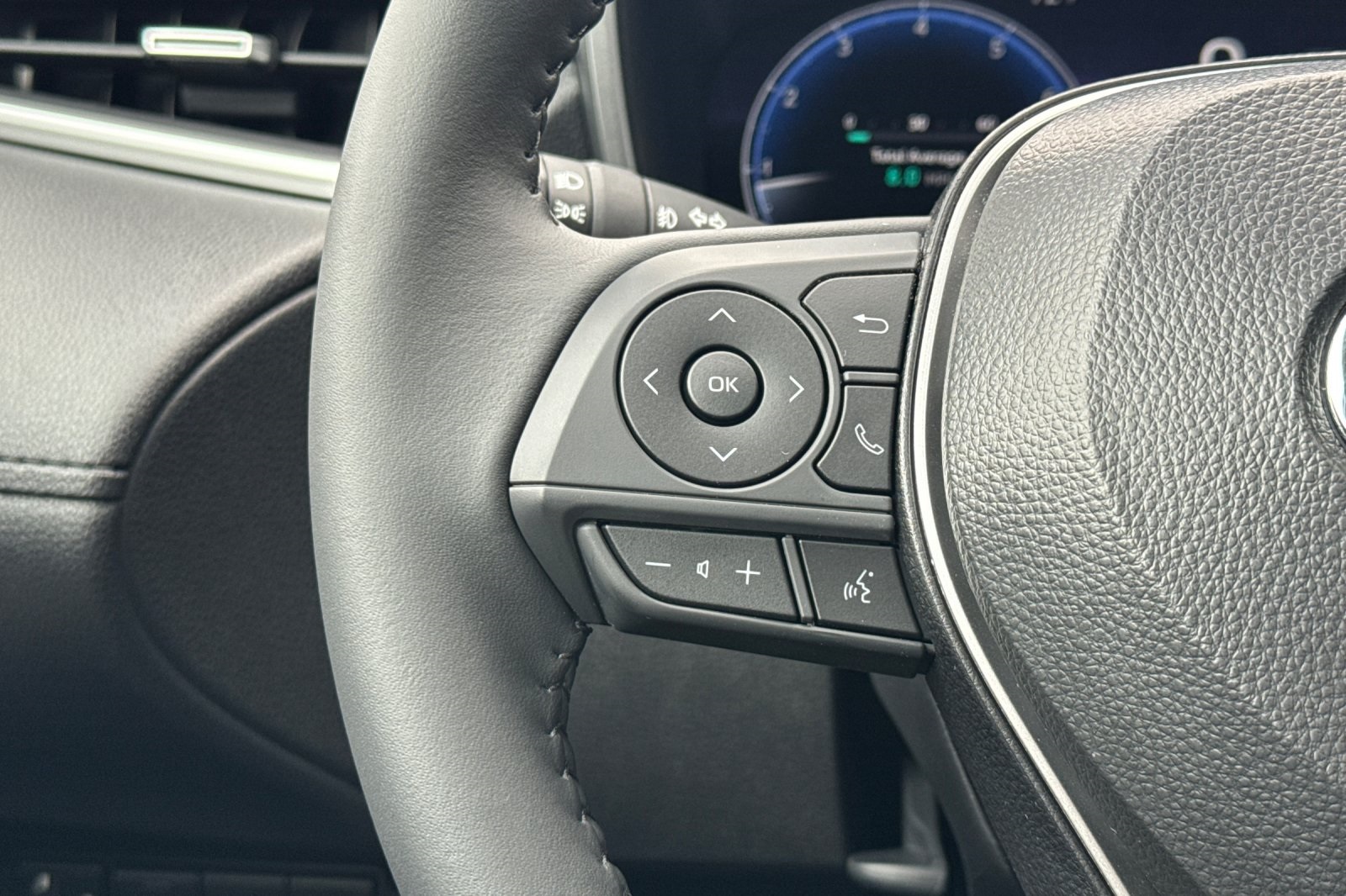 2026 Toyota Corolla Cross XLE photo 25