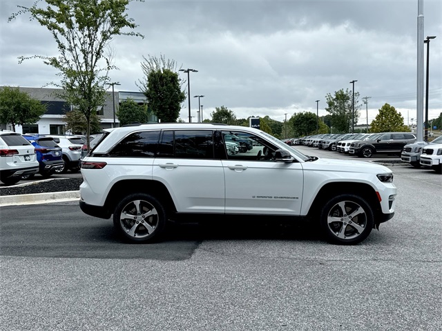 2022 Jeep Cherokee Limited 4xe photo 4