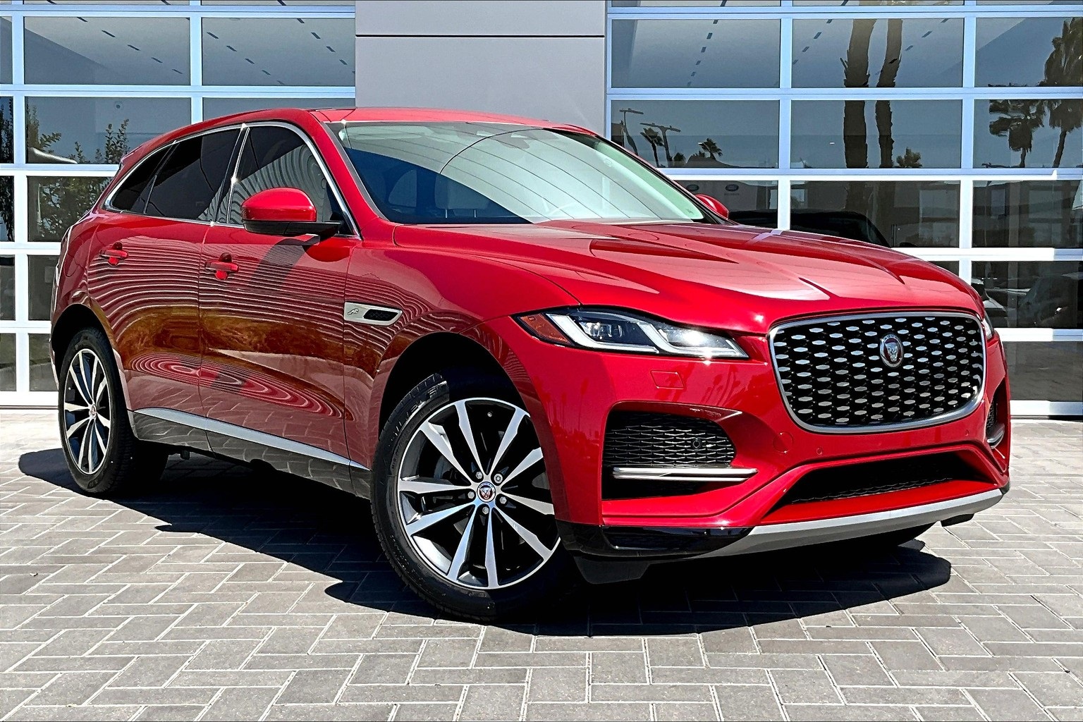 2023 Jaguar F-PACE P250 photo 3