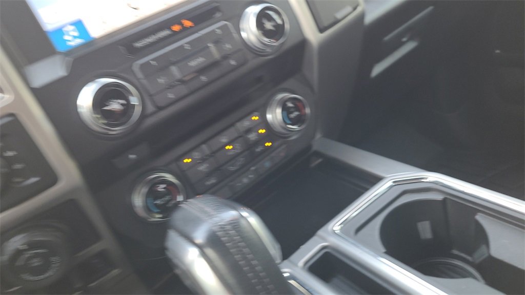 2017 Ford F-150 Platinum photo 22