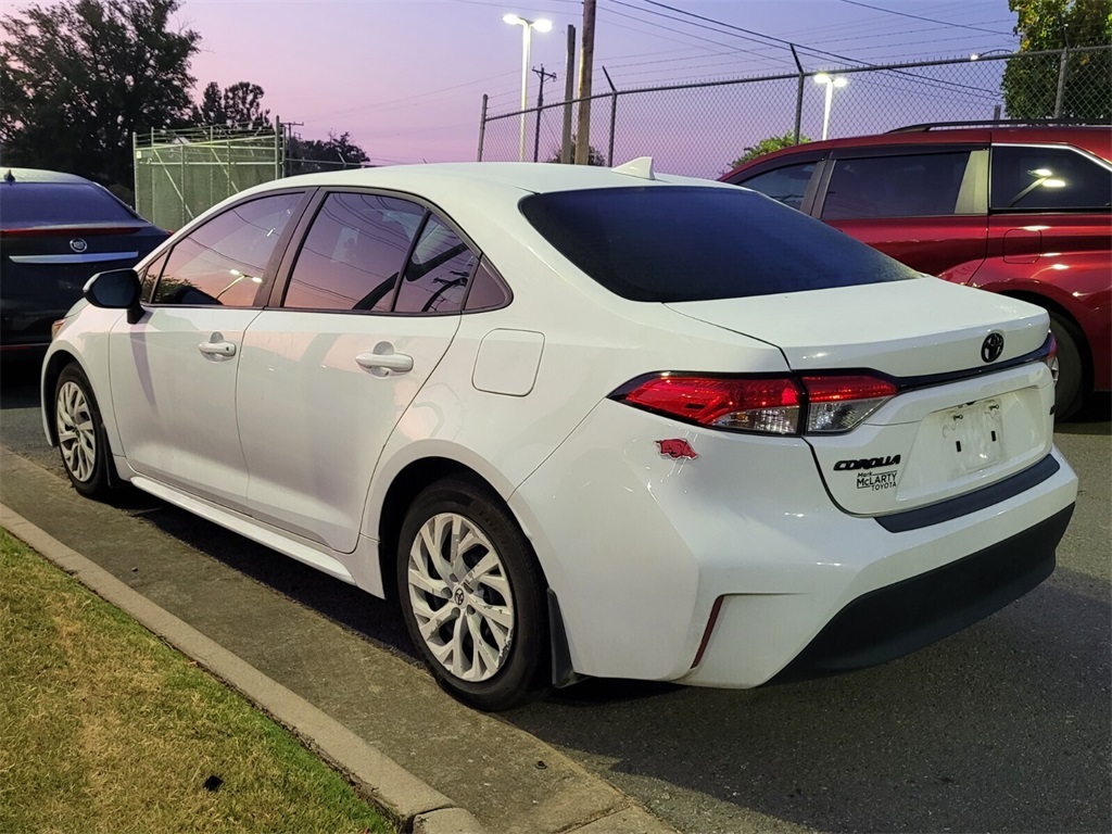2023 Toyota Corolla LE photo 3