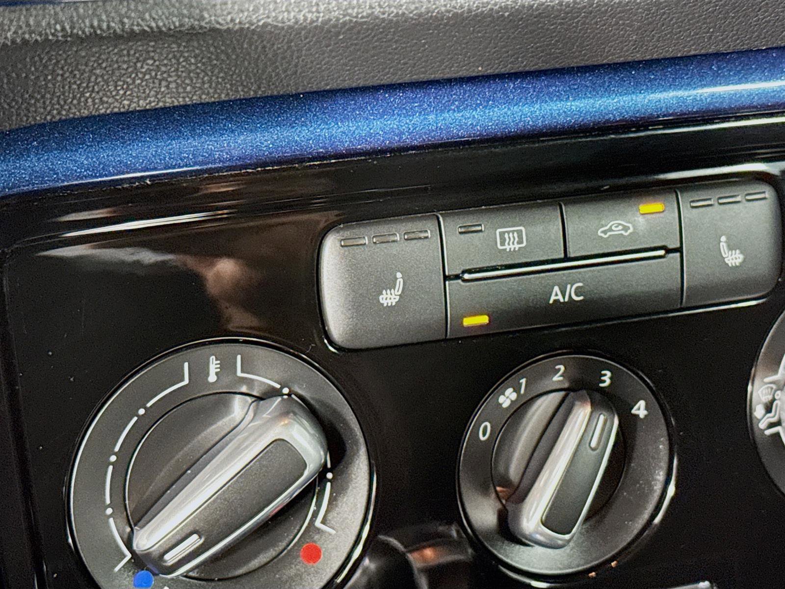 2019 Volkswagen Beetle Convertible S photo 19