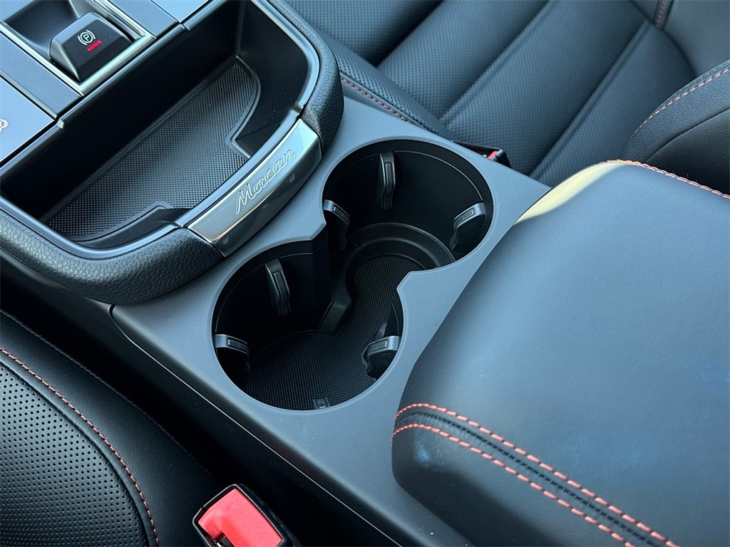 2025 Porsche Macan GTS photo 21