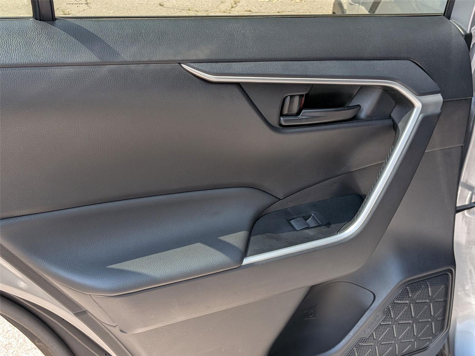 2024 Toyota RAV4 LE photo 21