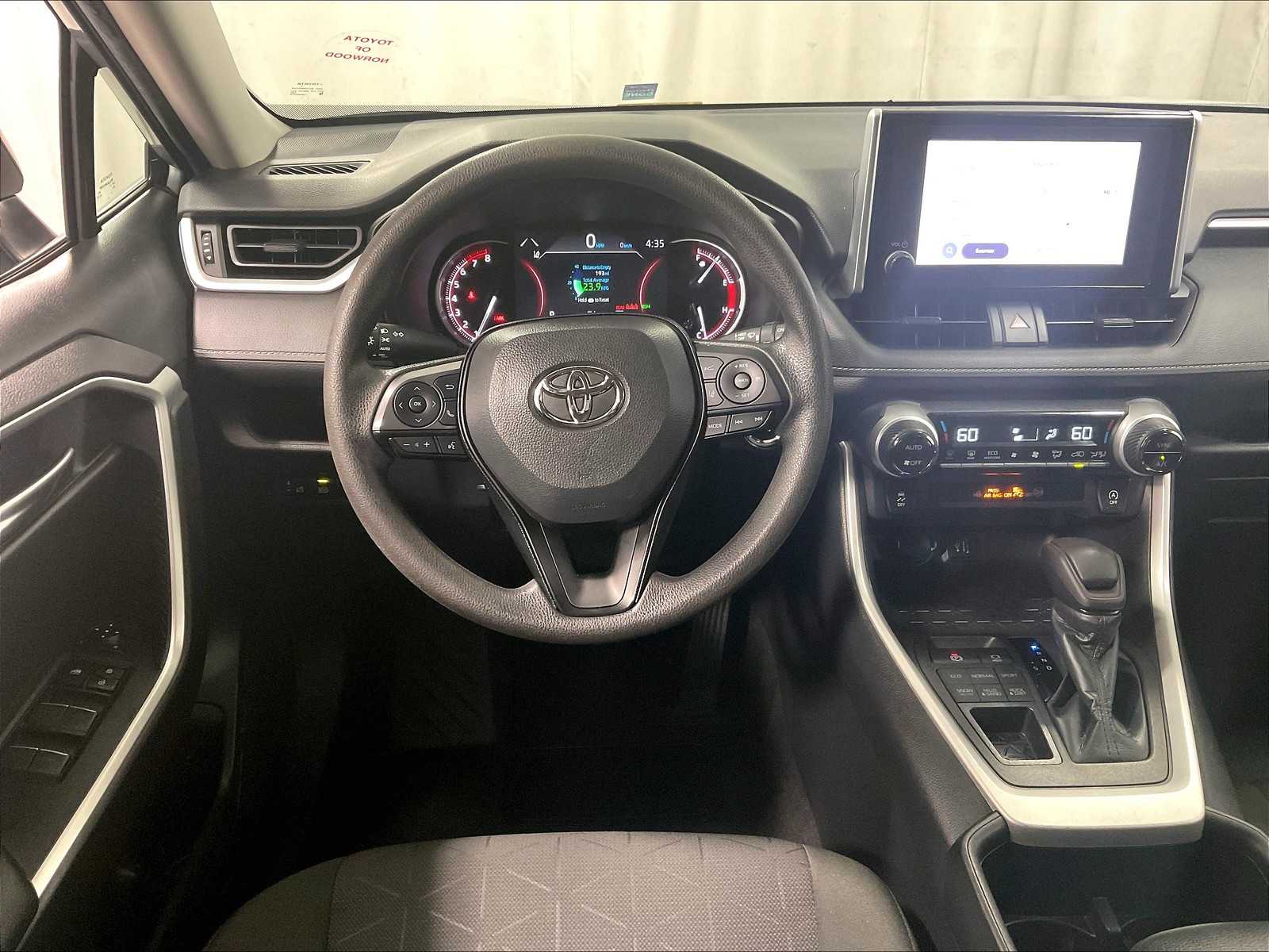 2023 Toyota RAV4 XLE photo 18