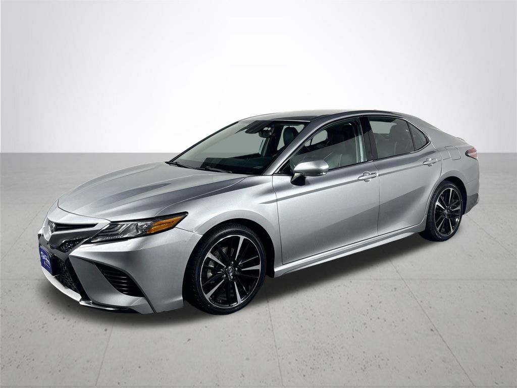 2019 Toyota Camry XSE photo 2