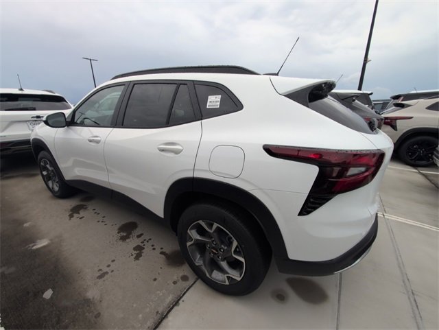2026 Chevrolet Trax LT photo 7