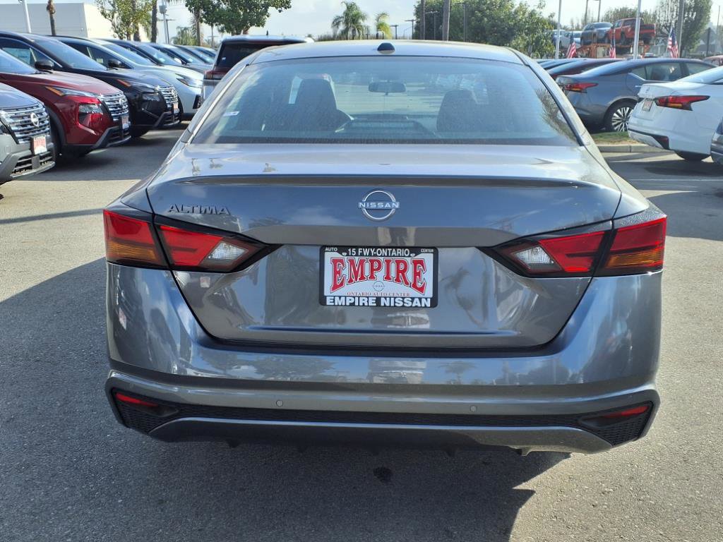 2025 Nissan Altima S photo 4