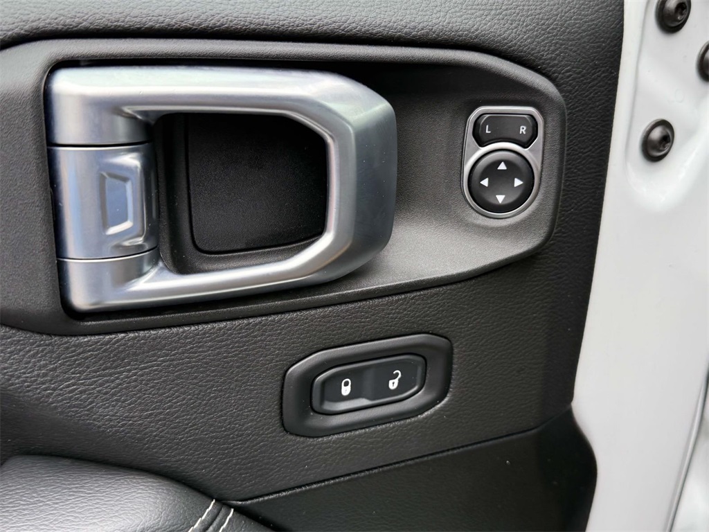 2021 Jeep Wrangler Unlimited Sahara 4xe photo 24