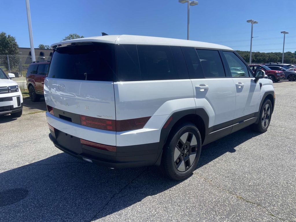 2026 Hyundai Santa Fe SE photo 4