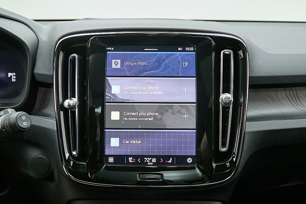 2023 VOLVO XC40 - Image 15