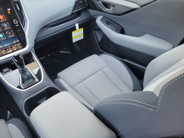 2025 Subaru Outback Premium photo 11