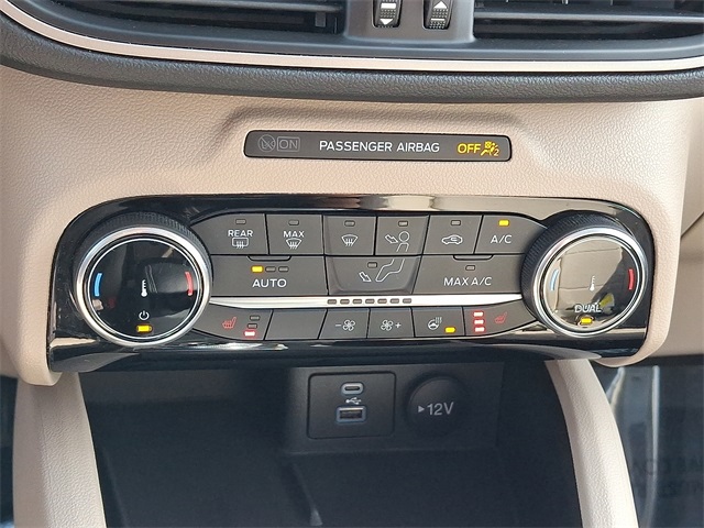 2022 Ford Escape SEL photo 14