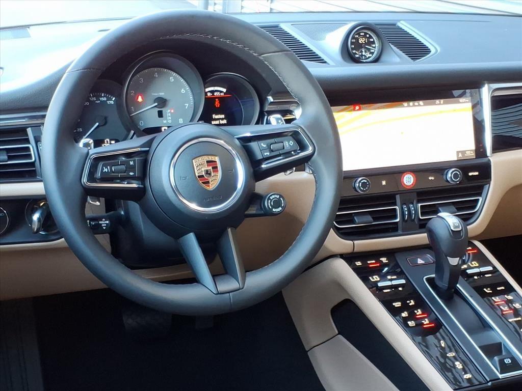 2026 Porsche Macan S photo 4