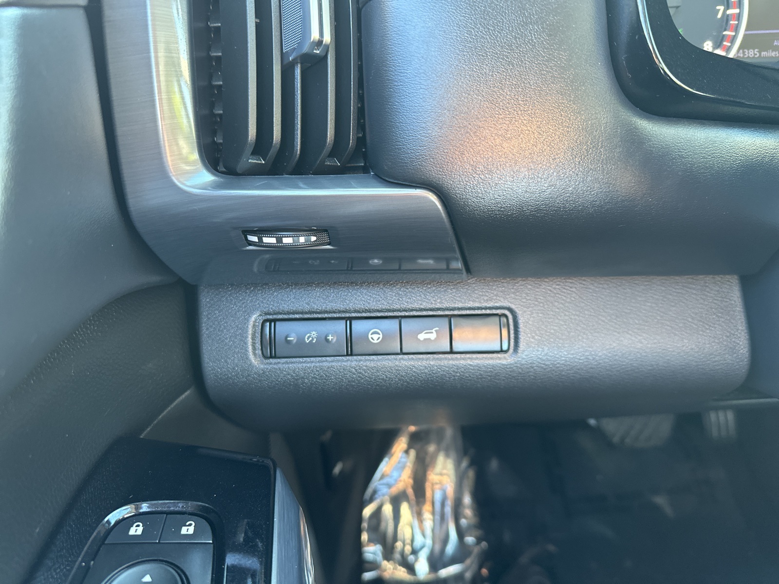 2023 Nissan Pathfinder SL photo 16