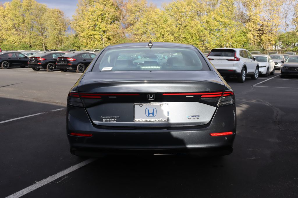 2025 Honda Accord Touring photo 4