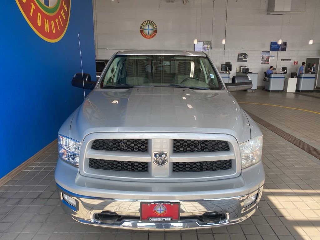 2012 Ram 1500 SLT photo 4