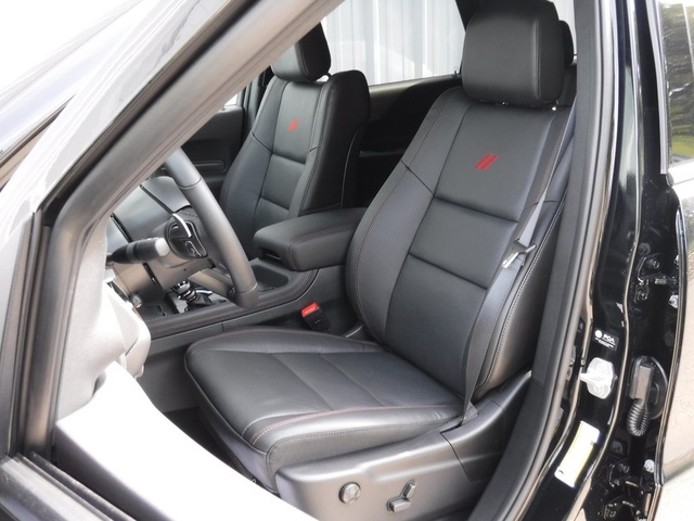 2025 Dodge Durango R/T Plus photo 13