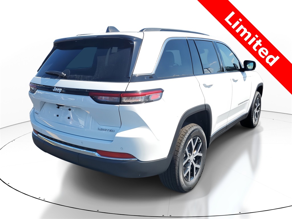 2025 Jeep Grand Cherokee Limited photo 3