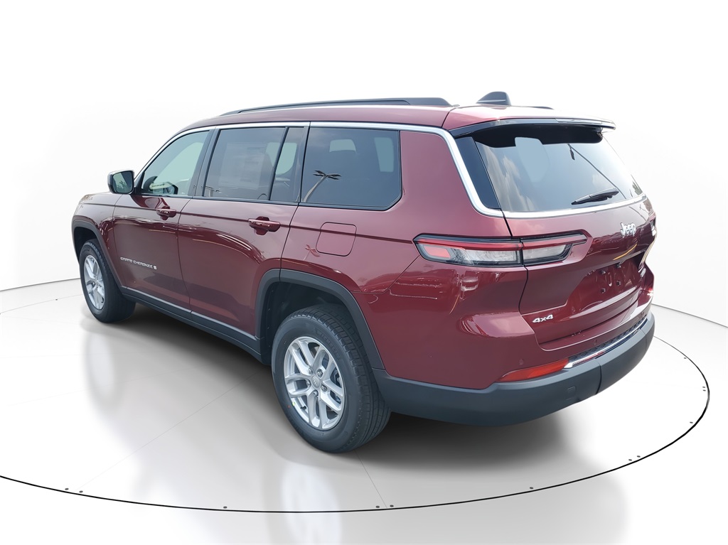 2025 Jeep Grand Cherokee Laredo photo 3