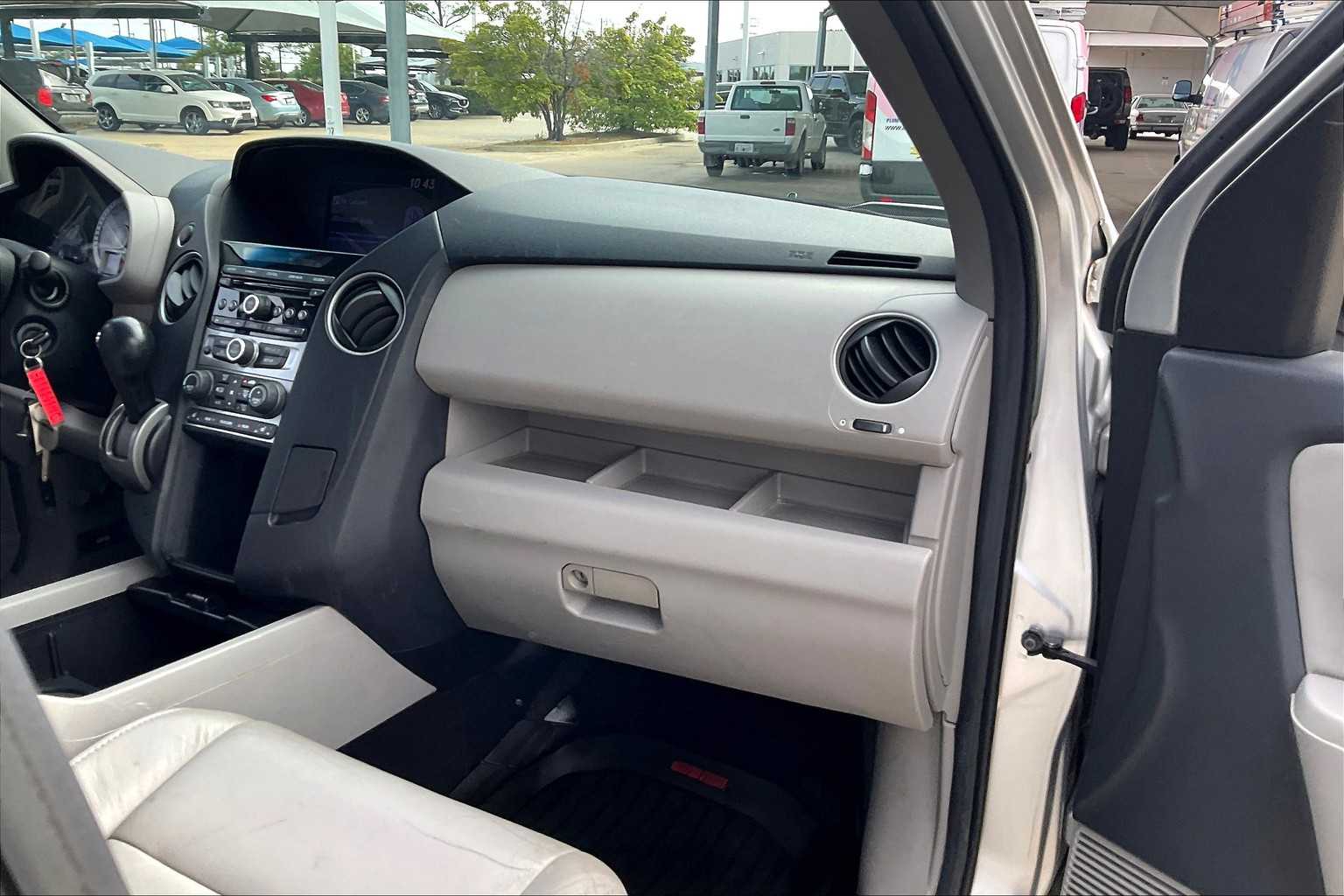 2014 Honda Pilot EX-L photo 16