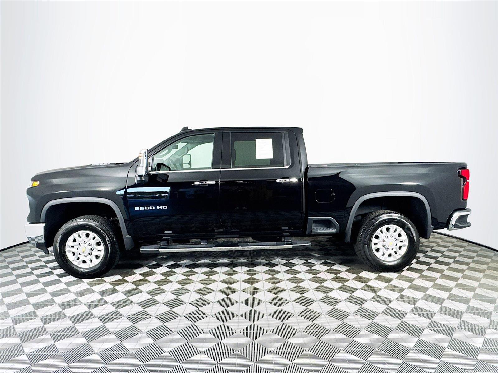 2024 Chevrolet Silverado 2500HD LTZ photo 3