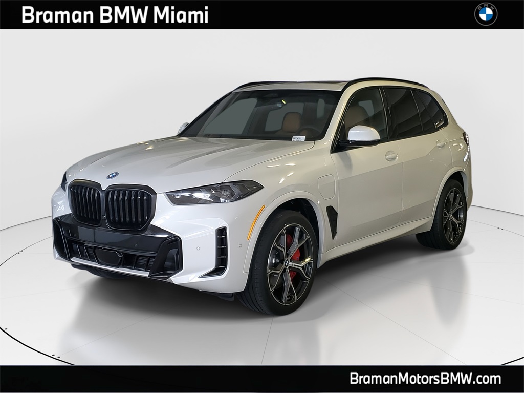 2026 BMW X5 50e's photo
