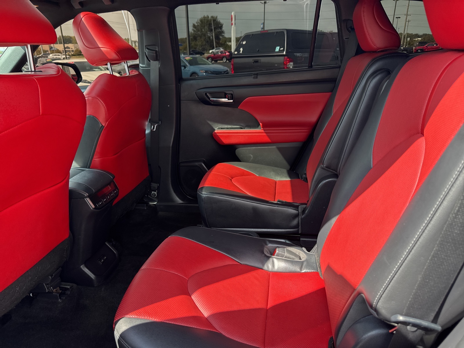 2023 Toyota Highlander XSE photo 13