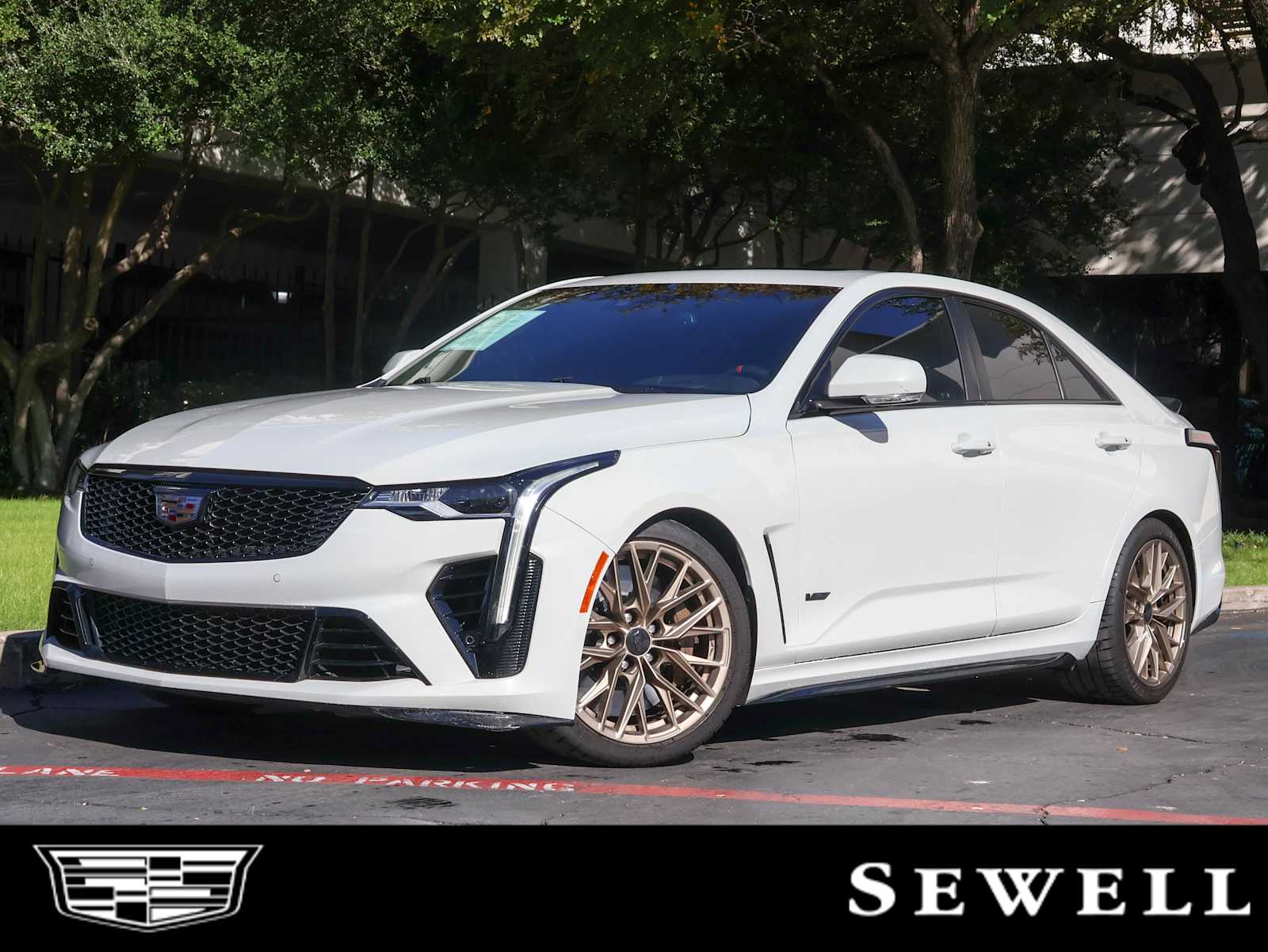 2023 Cadillac CT4 V-Series Blackwing's photo