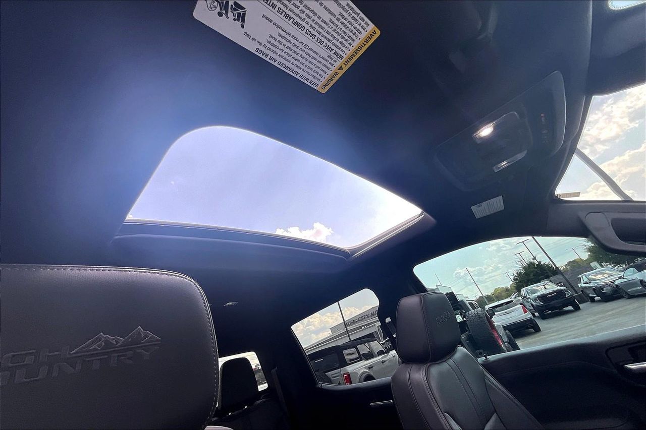 2021 Chevrolet Silverado 1500 High Country photo 24