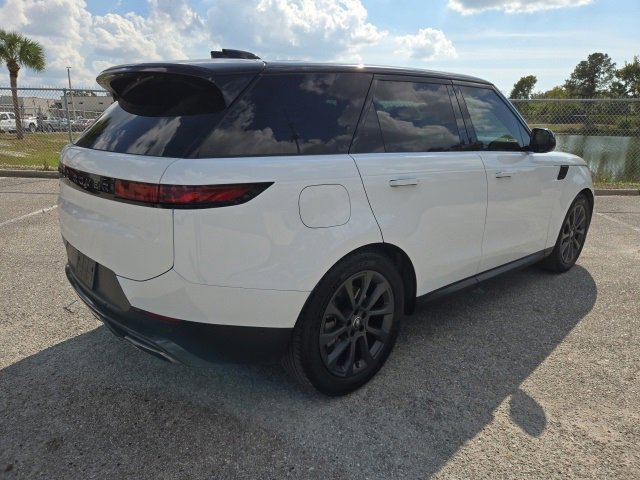 2024 Land Rover Range Rover Sport SE photo 4