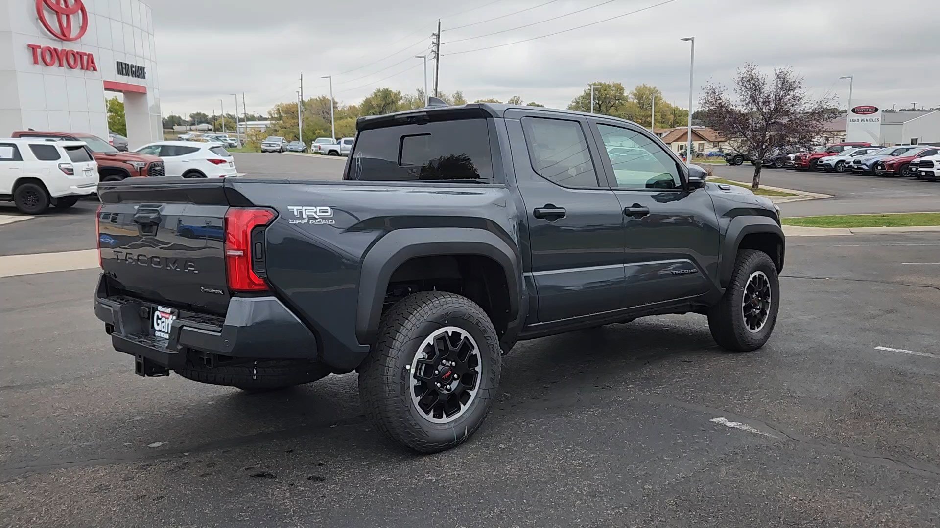2025 Toyota Tacoma TRD Off-Road photo 4