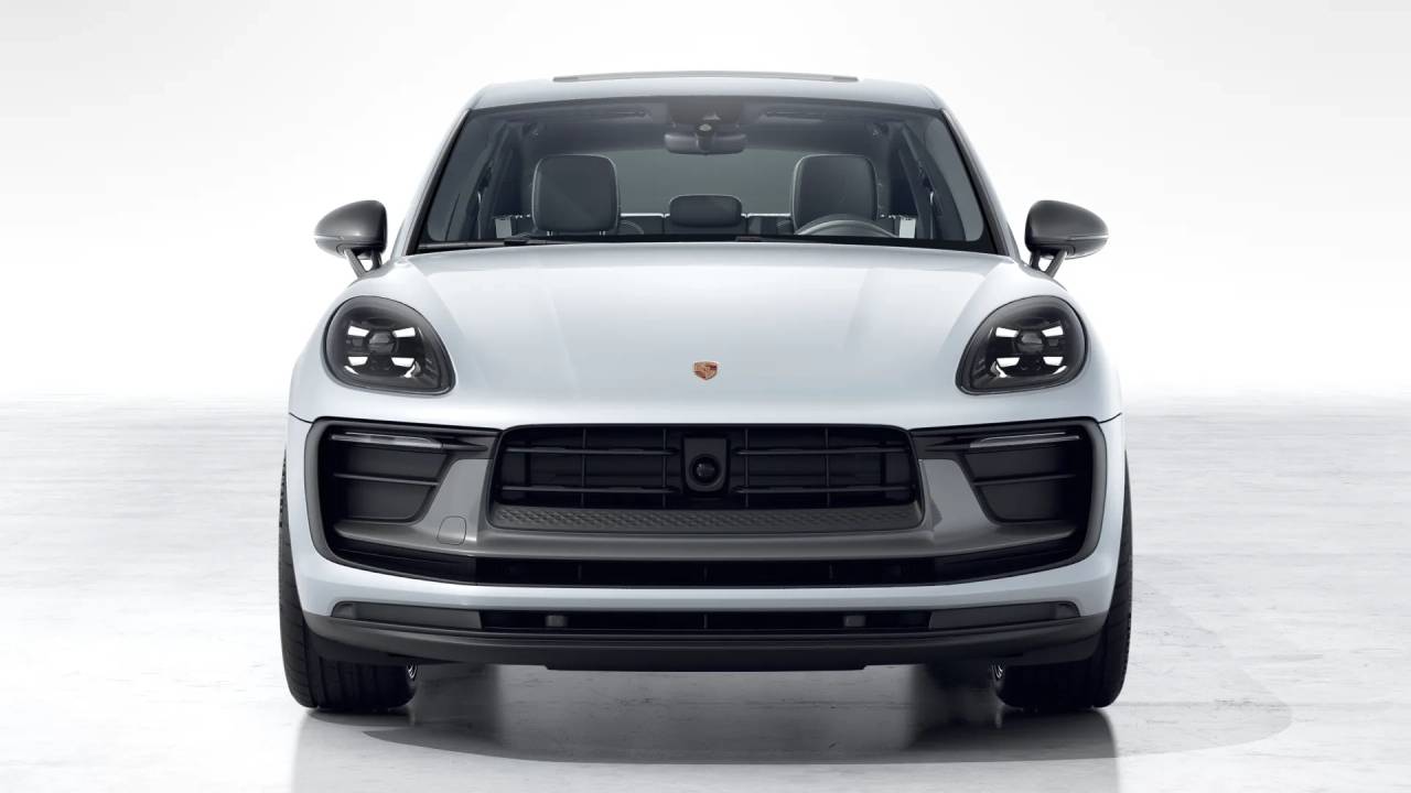 2026 Porsche Macan T photo 9