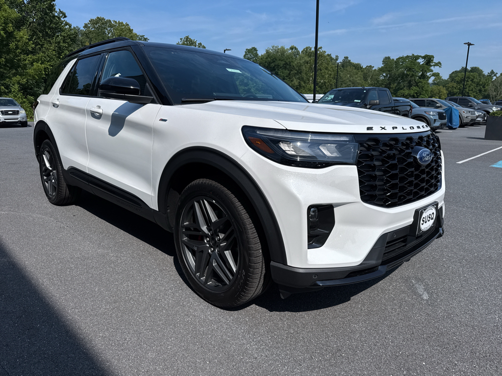 2025 Ford Explorer ST-Line photo 4
