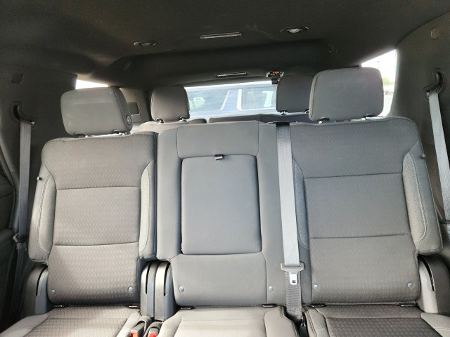 2024 Gmc Yukon SLE photo 2