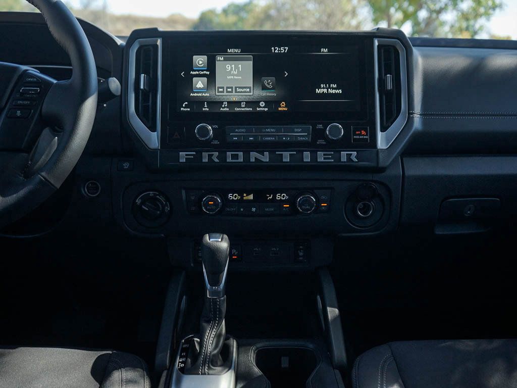 2025 Nissan Frontier SV photo 13